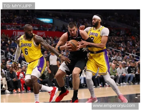 4人受伤,3首发不在,1小将很出彩!快船新首发仅23岁却值得信赖